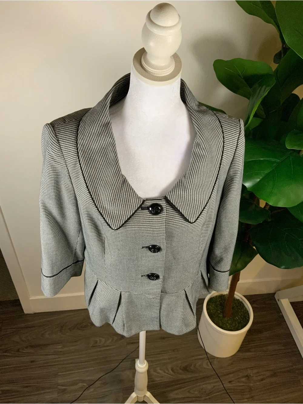 Jones New York Black and White Checked Peplum Blazer